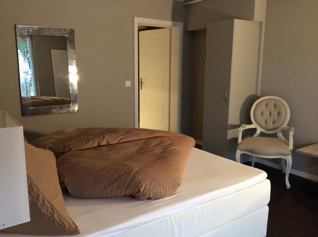 Landcafe Mit Mini Hotel บูร์กดอร์ฟ ภายนอก รูปภาพ